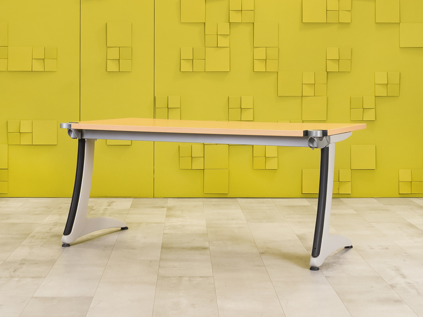 Офисный стол эргономичный Steelcase 1600x900 ЛДСП Бук Франция_СПЭВ-280923