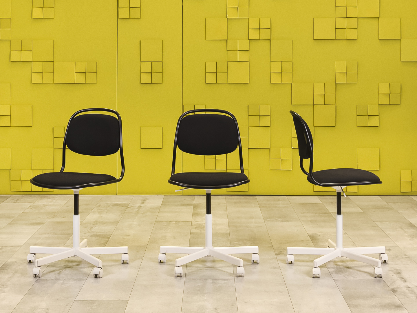 Офисное кресло для персонала на колесах IKEA Ткань Чёрный Швеция  КПТЧ-22076