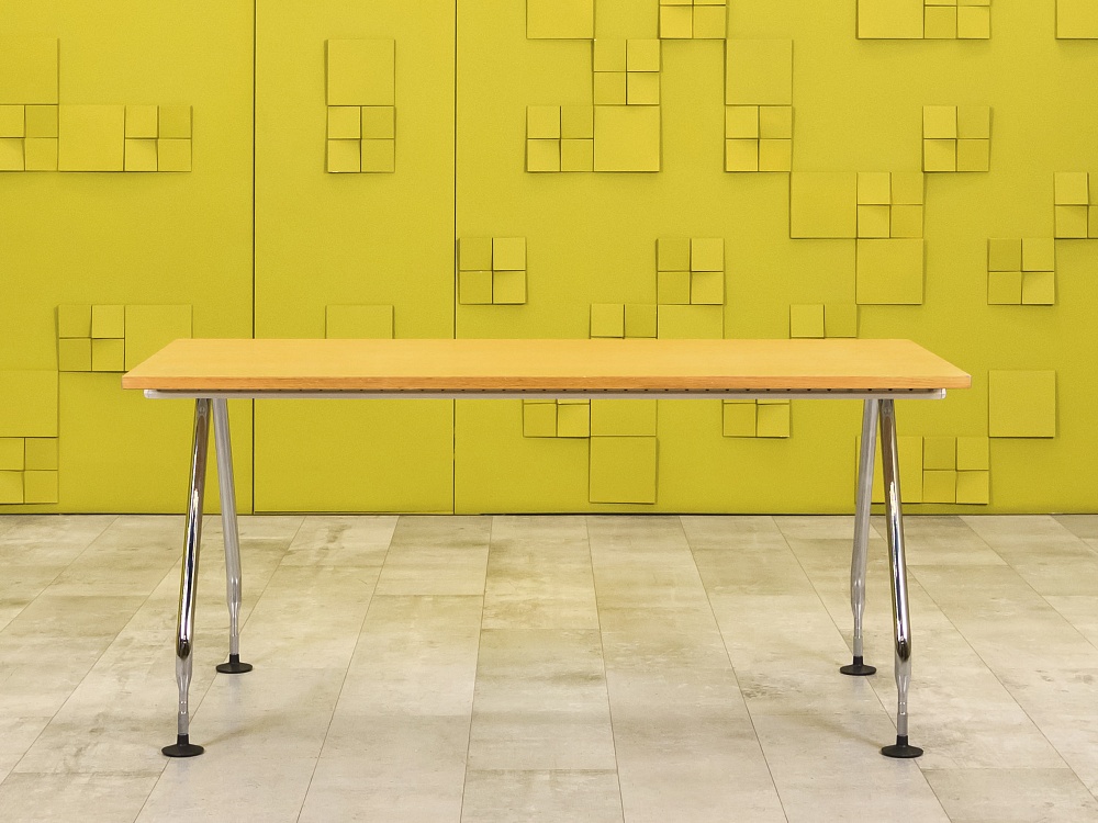 Офисный стол прямой KNOLL ЛДСП Ольха США  СППЛ1-04026