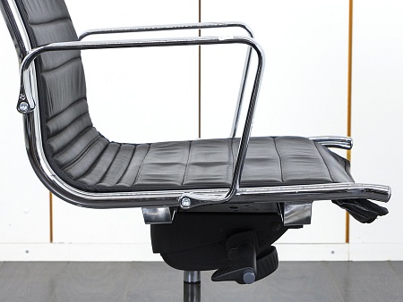 Офисное кресло руководителя  LUXY Кожа Черный Light A  (КРКЧ-11070уц)