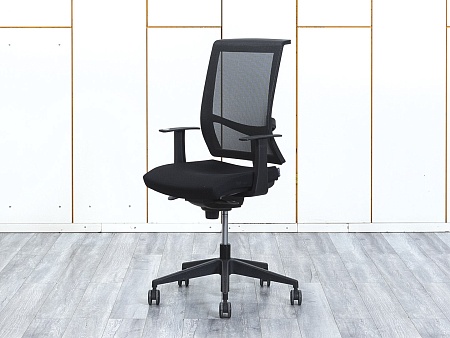 Офисное кресло для персонала  Narbutas Сетка Черный Eva.II  (КПСЧ-16044)