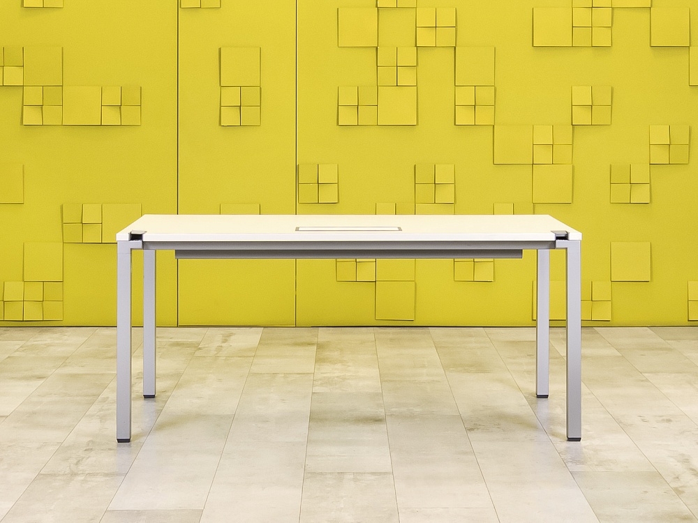 Офисный стол прямой Steelcase ЛДСП Белый Франция  СППБ-04026