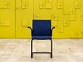Конференц кресло для переговорной на полозьях Steelcase Ткань Синий Франция_КДТН-281024