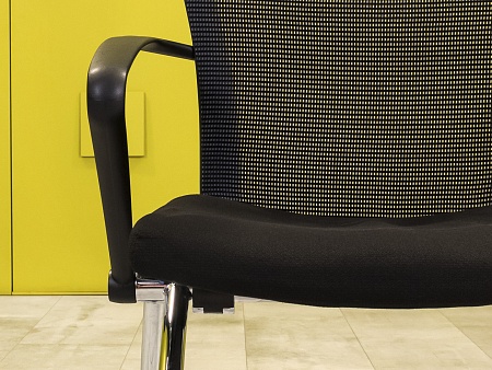 Конференц кресло для переговорной Comforto BENE Ткань Чёрный Австрия  КНТЧ-03025