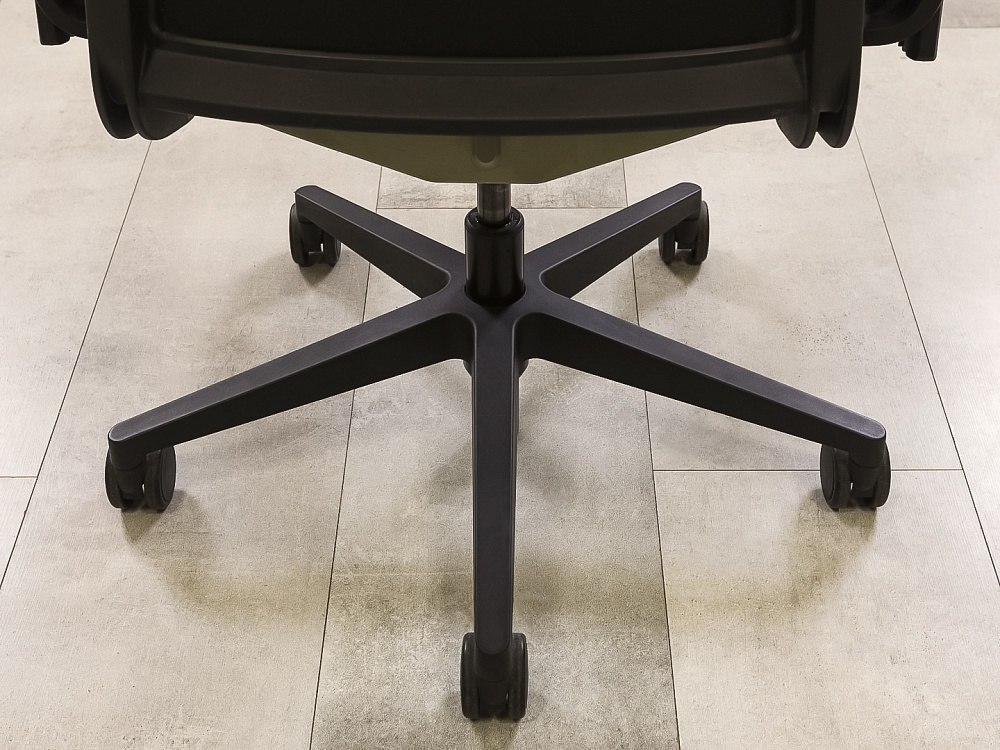 Офисное кресло руководителя на колесах Steelcase Ткань Чёрный Германия  КРТЧ-08076