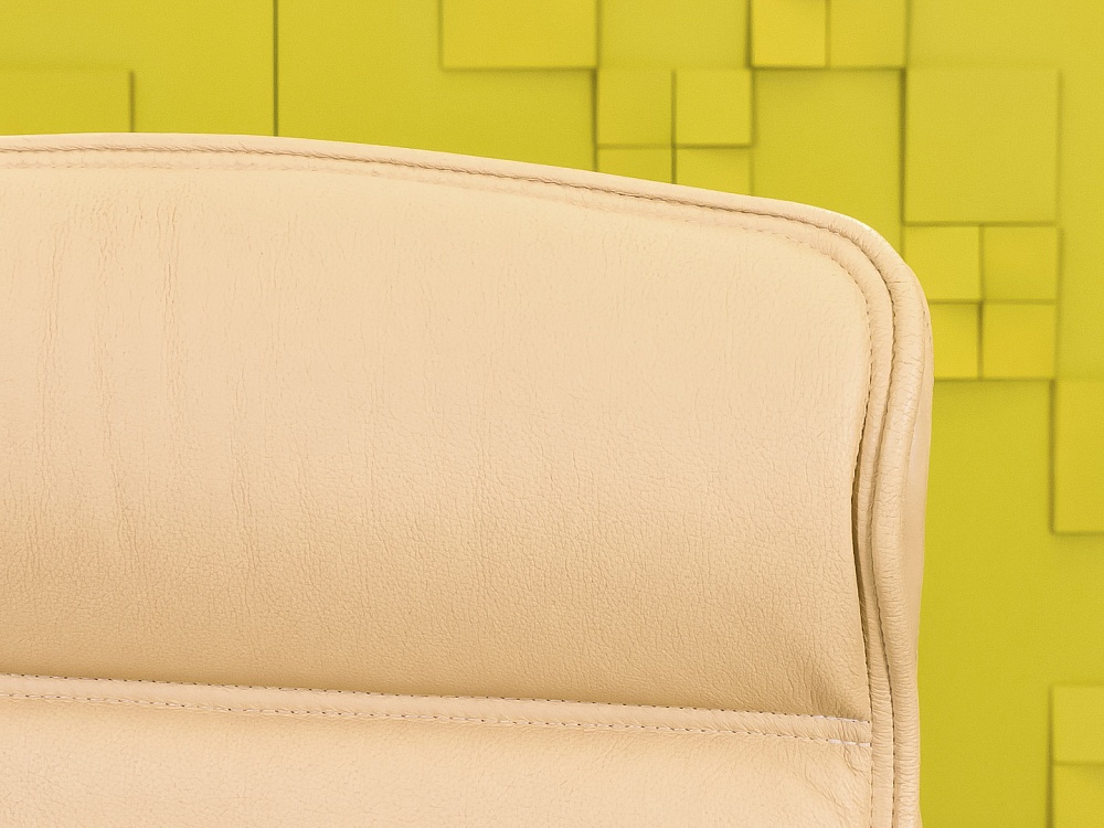 Офисное кресло руководителя на колесах Кожа Бежевый   КРКБ-06055