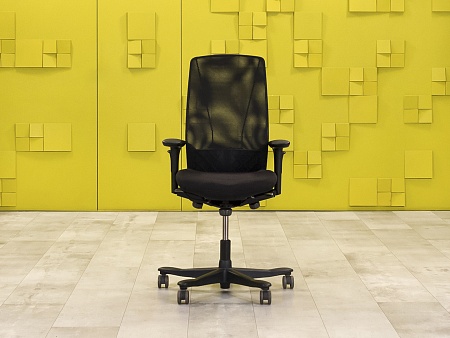 Офисное кресло для персонала на колесах Kinnarps Ткань Чёрный Швеция_КПТЧ-241022