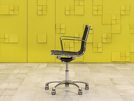 Офисное кресло для персонала на колесах Luxy  Сетка Чёрный Италия_КПТЧ3-290923