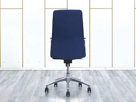 Офисное кресло руководителя  Nowy Styl Ткань Синий SOLO HR  (КРТН-26024)