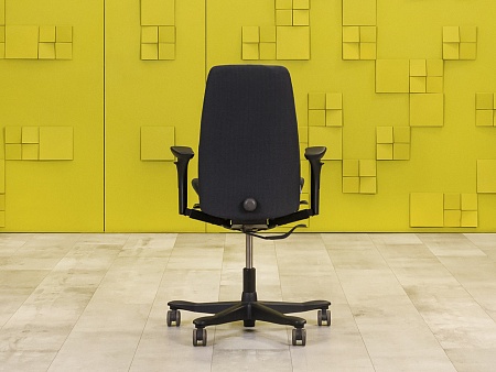 Офисное кресло для персонала на колесах Kinnarps Ткань Серый Швеция_КПТС1-15071