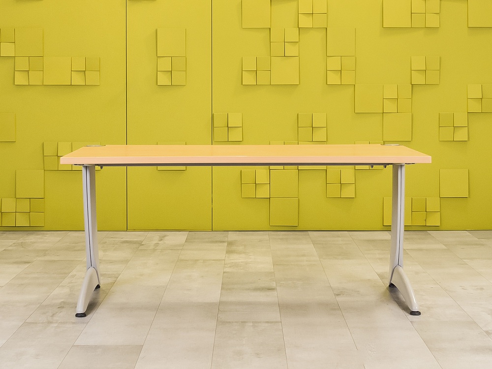 Офисный стол эргономичный Steelcase 1600x900 ЛДСП Бук Франция_СПЭВ-280923