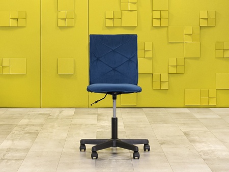 Офисное кресло для персонала на колесах Монро NEO-27 синий Ткань Синий Россия