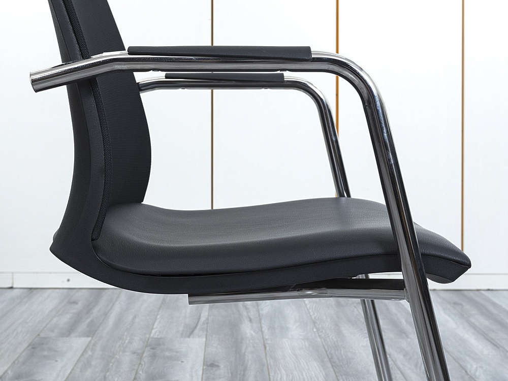 Конференц кресло для переговорной  Черный Сетка Profoffice Skin  (УДСЧ-01044)