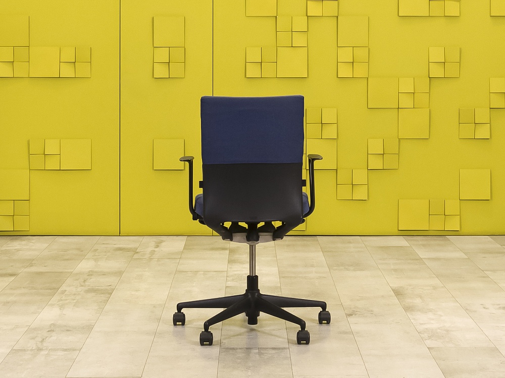 Офисное кресло для персонала на колесах Vitra Ткань Синий Швейцария  КПТН-12125