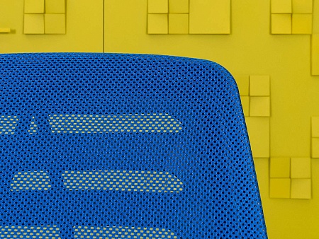 Офисное кресло для персонала на колесах Ирис Ткань Чёрный Россия