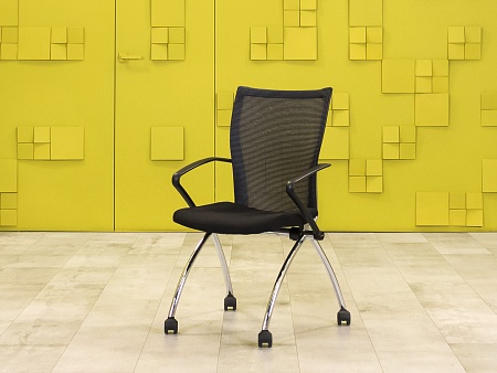 Конференц кресло для переговорной Comforto BENE Ткань Чёрный Австрия  КНТЧ-03025