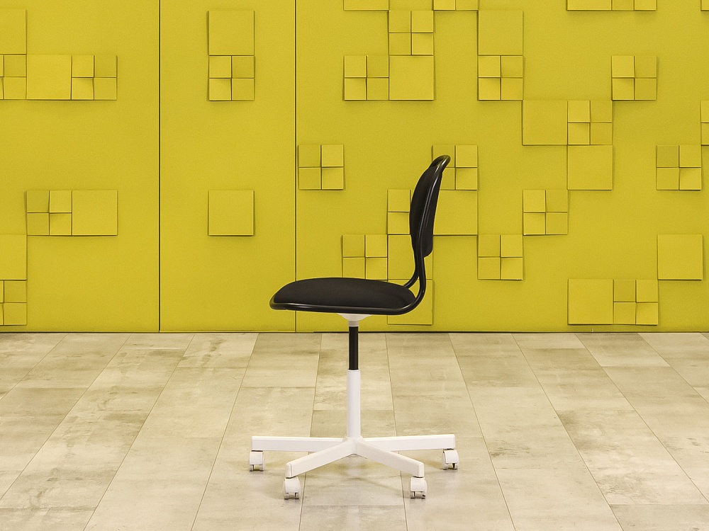 Офисное кресло для персонала на колесах IKEA Ткань Чёрный Швеция  КПТЧ-22076