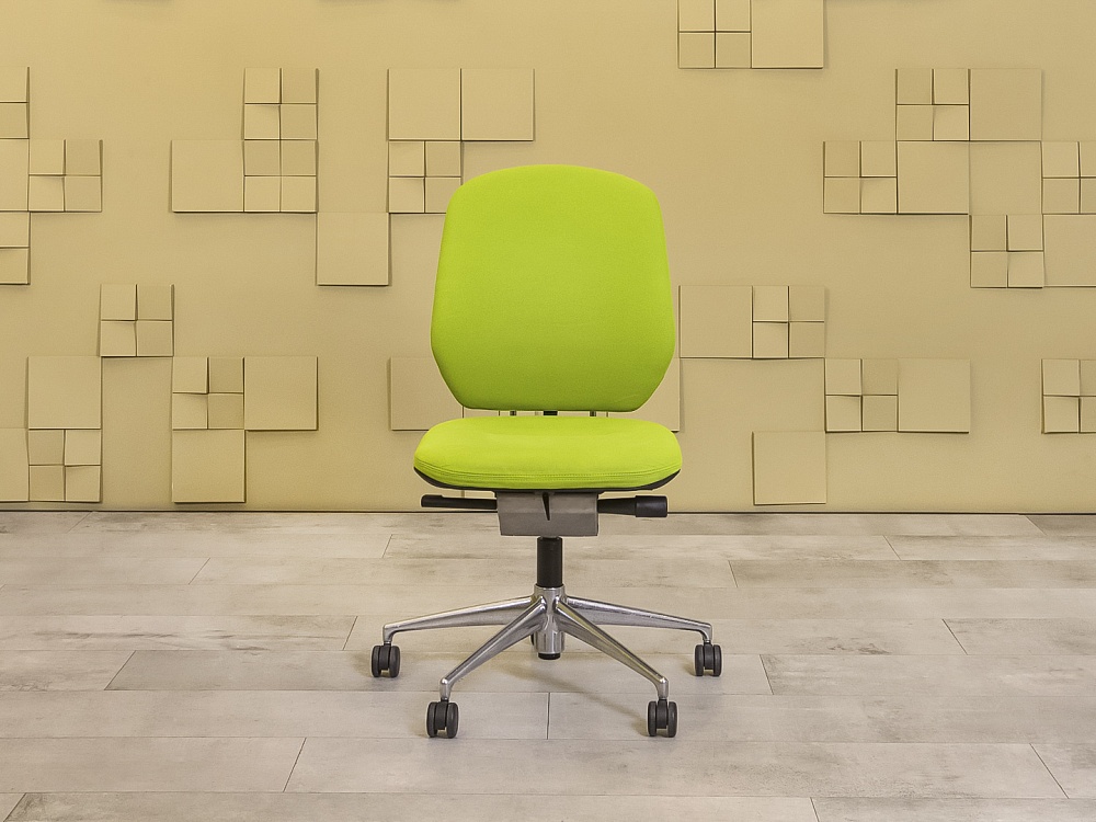 Офисное кресло для персонала на колесах Vitra Ткань Зелёный Швейцария  КПТЗ-12125