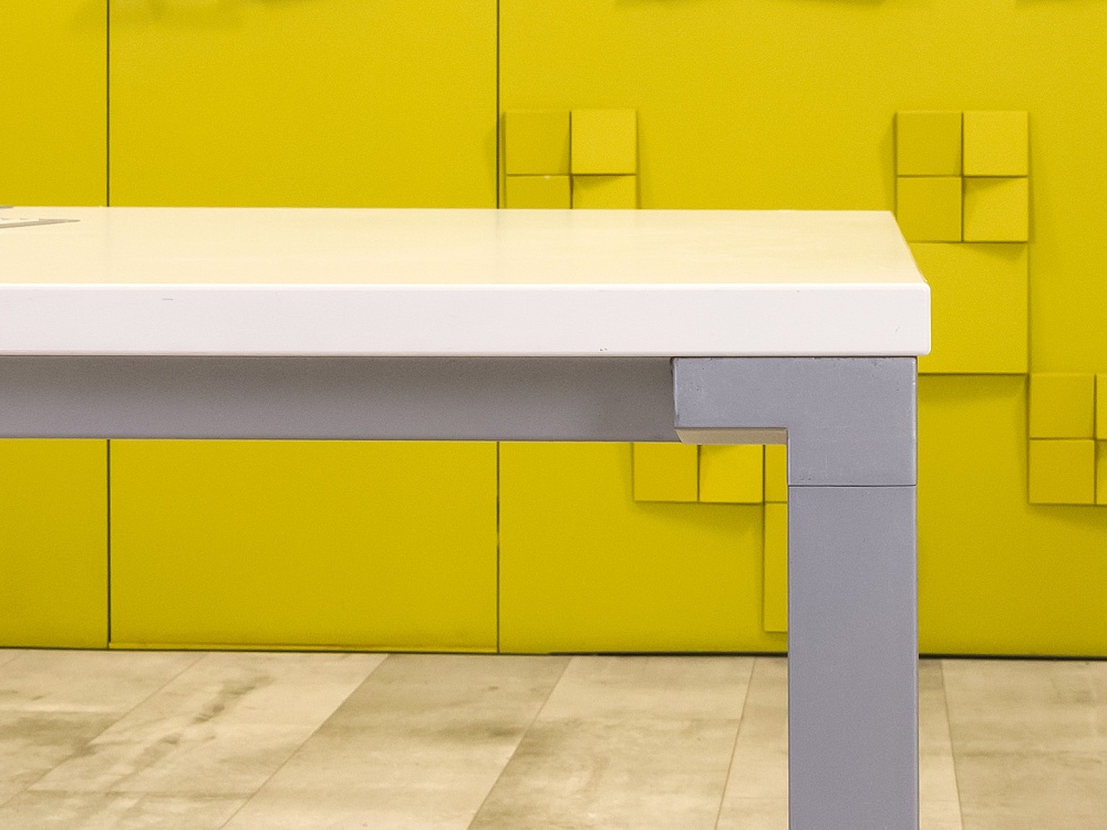 Офисный стол прямой Steelcase 1200x800 ЛДСП Белый Германия_СППБ1-221024