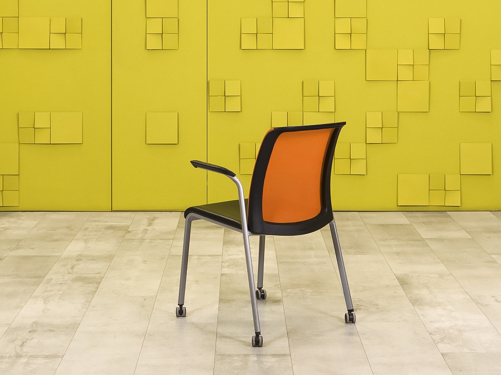 Конференц кресло для переговорной Steelcase Кожзам Чёрный Франция  КНКЧ-12026