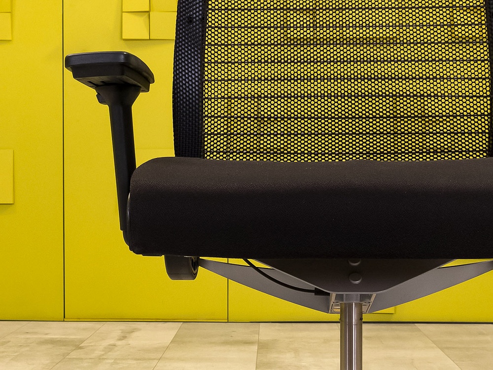Офисное кресло для персонала на колесах Think Steelcase Ткань Чёрный Франция_КПТЧ-100924