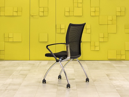 Конференц кресло для переговорной Comforto BENE Ткань Чёрный Австрия  КНТЧ-03025