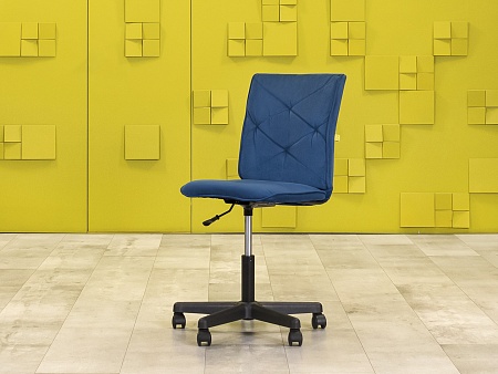 Офисное кресло для персонала на колесах Монро NEO-27 синий Ткань Синий Россия