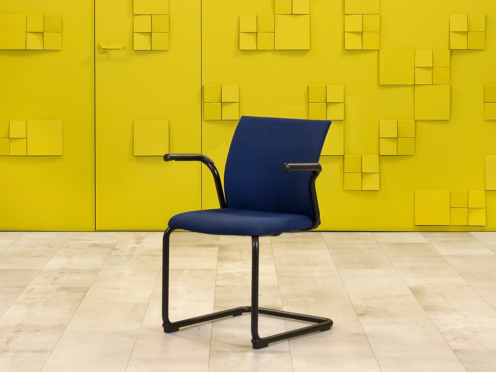 Конференц кресло для переговорной на полозьях Steelcase Ткань Синий Франция_КДТН-281024