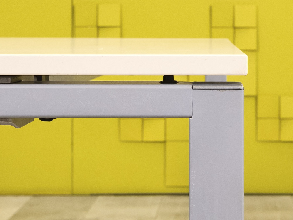 Офисный стол прямой ЛДСП Бежевый  СППБ1-09046