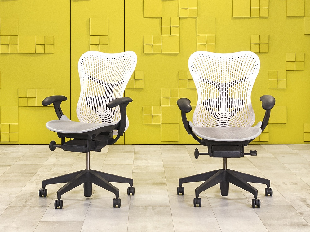 Офисное кресло руководителя на колесах Mirra 2 Herman Miller Сетка Серый США_КРТС-150924