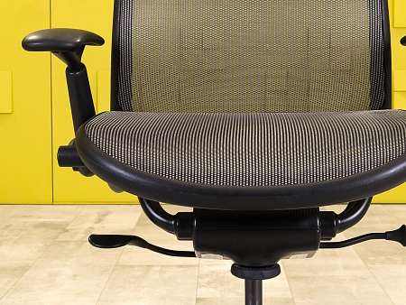 Офисное кресло для персонала на колесах CHADWICK KNOLL Сетка Серый США  КПТС-110923