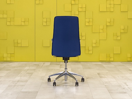 Офисное кресло руководителя на колесах SOLO HR Nowy Styl Ткань Синий Польша_КРТН-260324