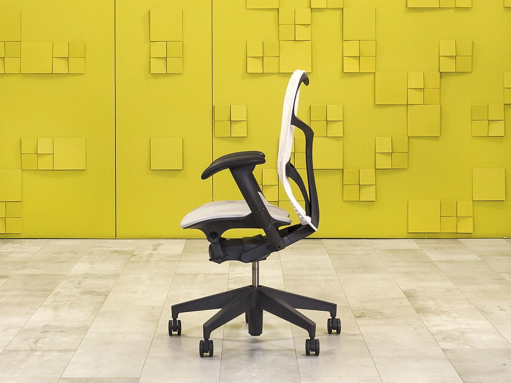 Офисное кресло руководителя на колесах Mirra 2 Herman Miller Сетка Серый США_КРТС-150924