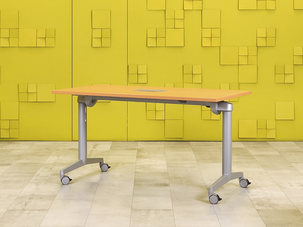 Офисный стол прямой Steelcase ЛДСП Ольха Франция  СППЛ-04026