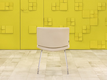 Конференц кресло для переговорной на полозьях Techo Экокожа Бежевый Чехия_КДКБ-14081