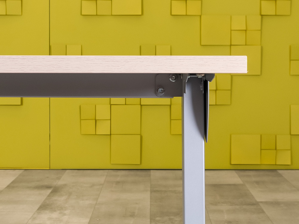 Офисный стол прямой 1400x650 ЛДСП Клен Россия_СППВ-090224