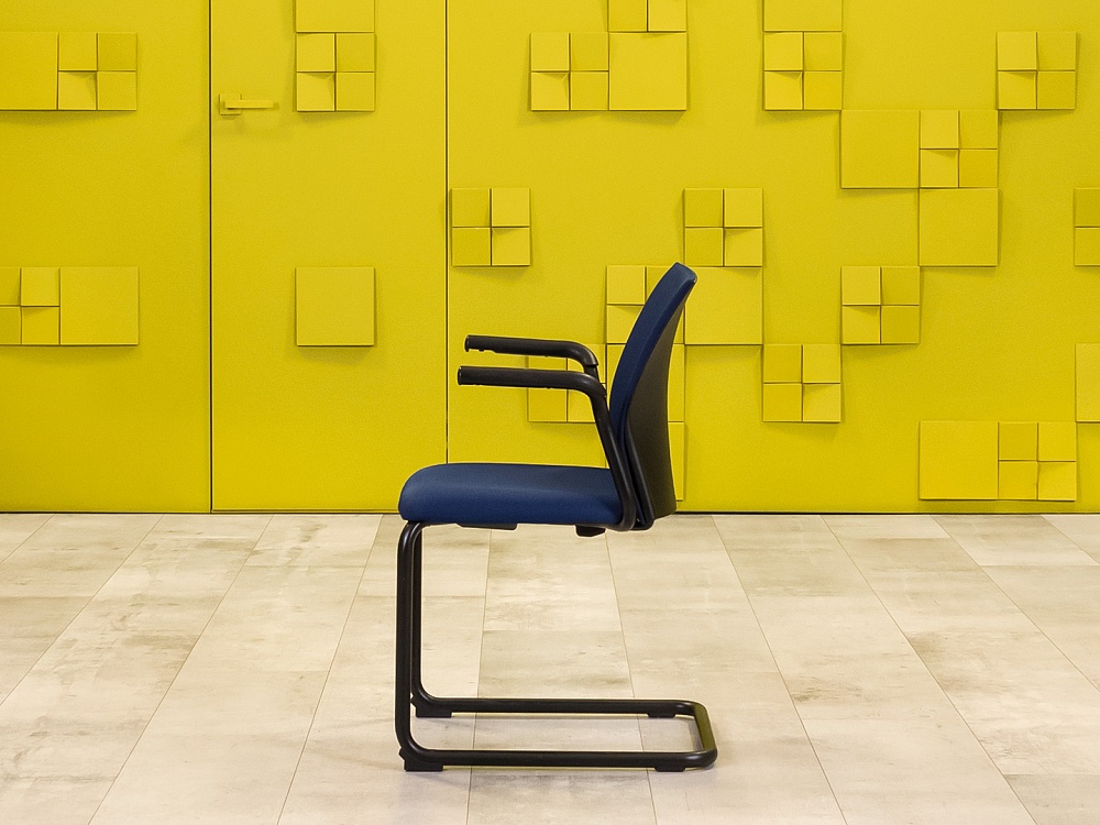 Конференц кресло для переговорной на полозьях Steelcase Ткань Синий Франция_КДТН-281024