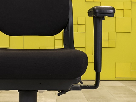 Офисное кресло для персонала на колесах Ahrend Ткань Чёрный Голландия_КПТЧ-15072