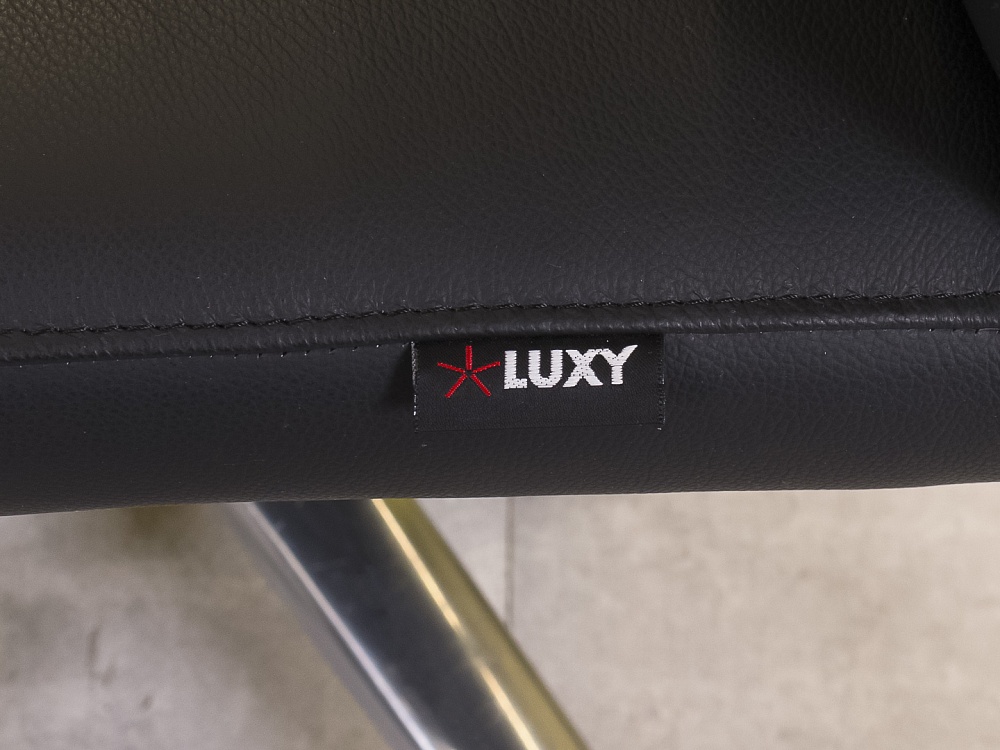Офисное кресло руководителя на колесах Luxy  Кожа Чёрный Италия_КРКЧ-05042