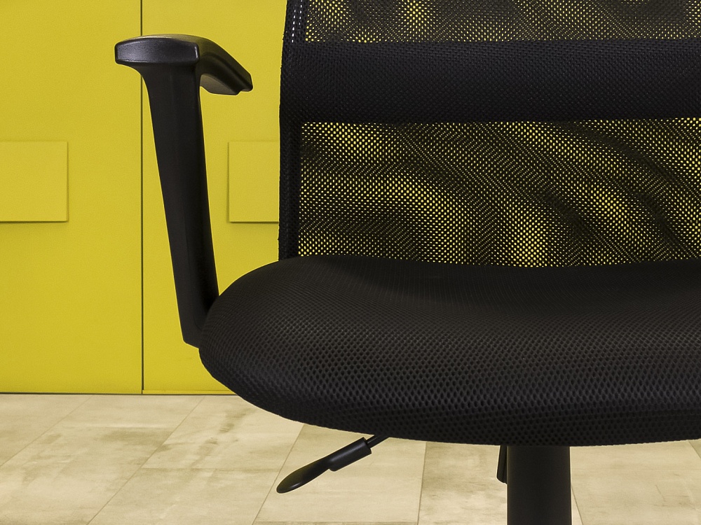 Офисное кресло руководителя на колесах       КРТЧ1-19125