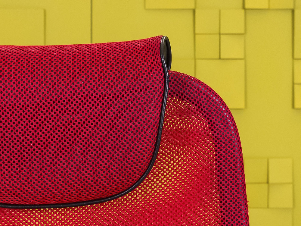 Офисное кресло руководителя на колесах Сетка Красный  КРТК-07115