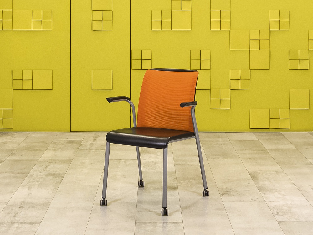 Конференц кресло для переговорной Steelcase Кожзам Чёрный Франция  КНКЧ-12026