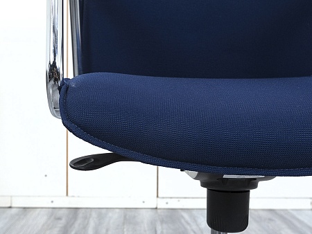 Офисное кресло руководителя  Nowy Styl Ткань Синий SOLO HR  (КРТН-26024)