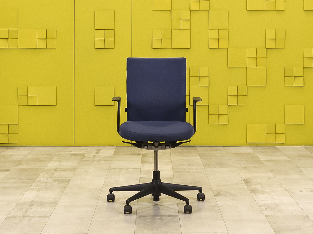 Офисное кресло для персонала на колесах Vitra Ткань Синий Швейцария  КПТН-12125