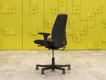 Офисное кресло для персонала на колесах Kinnarps Ткань Серый Швеция_КПТС1-15071