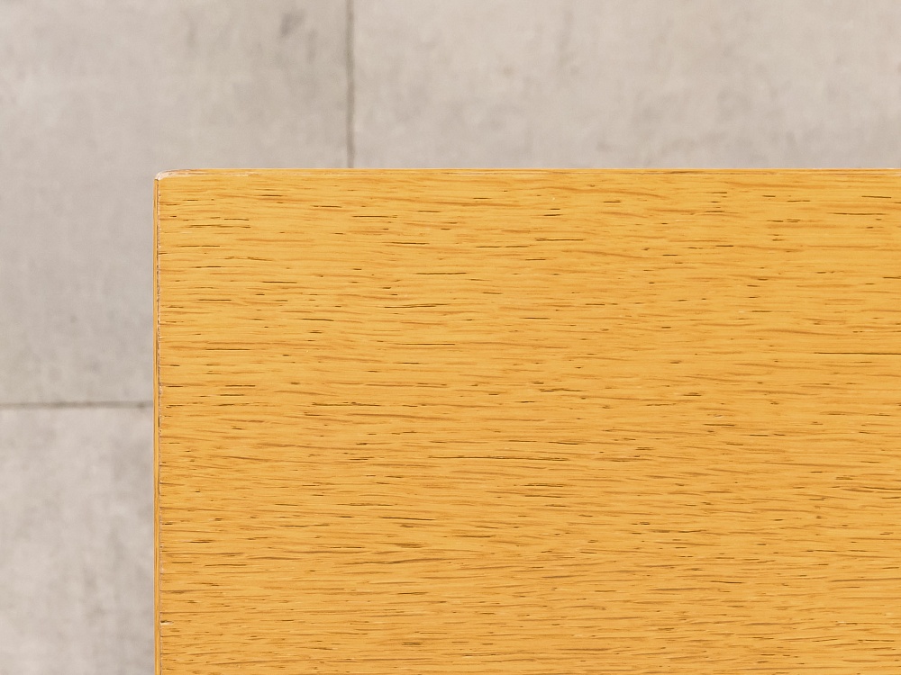 Офисный стол прямой KNOLL ЛДСП Ольха США  СППЛ1-04026