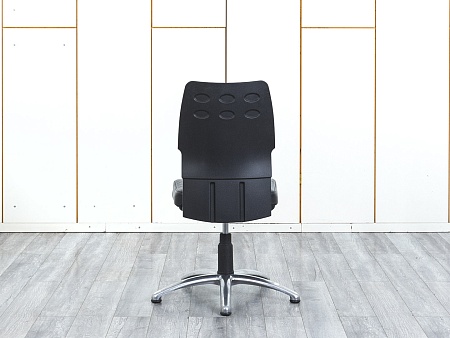 Конференц кресло для переговорной  Черный Кожзам SteelCase   (УНКЧ-30074)