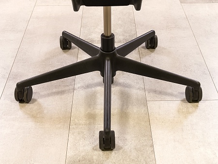 Офисное кресло для персонала на колесах Vitra Ткань Чёрный Швейцария_КПТЧ2-290923