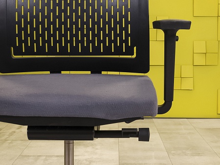 Офисное кресло для персонала на колесах BENE Ткань Серый Австрия_КПТС-150623