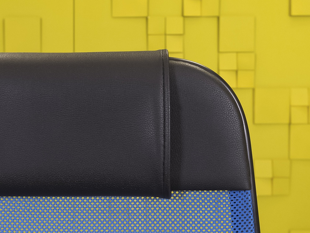 Офисное кресло руководителя на колесах    Чёрный   КРТЧ2-26036